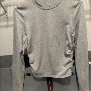 Vuori Gray Long Sleeve Women's Top
